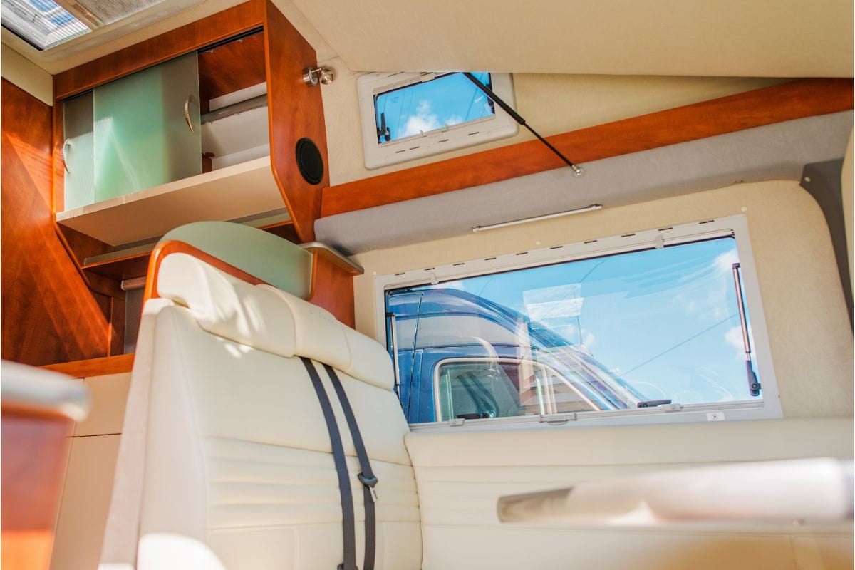 10 objets indispensable pour un voyage en Van