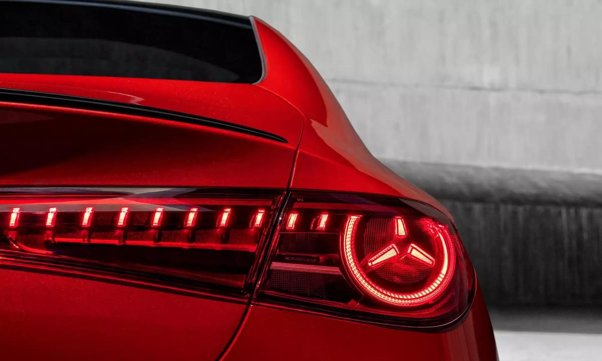 Voiture Mercedes qui se charge en 10 minutes