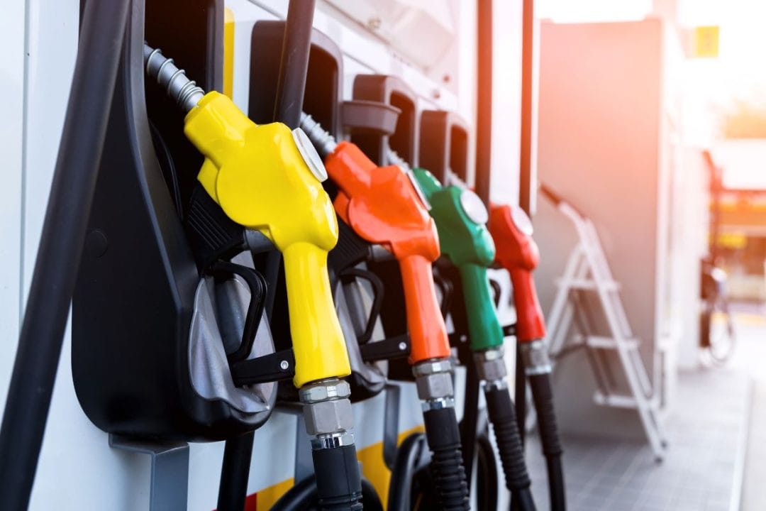 Cette station-service affiche aussi le prix de l’électricité