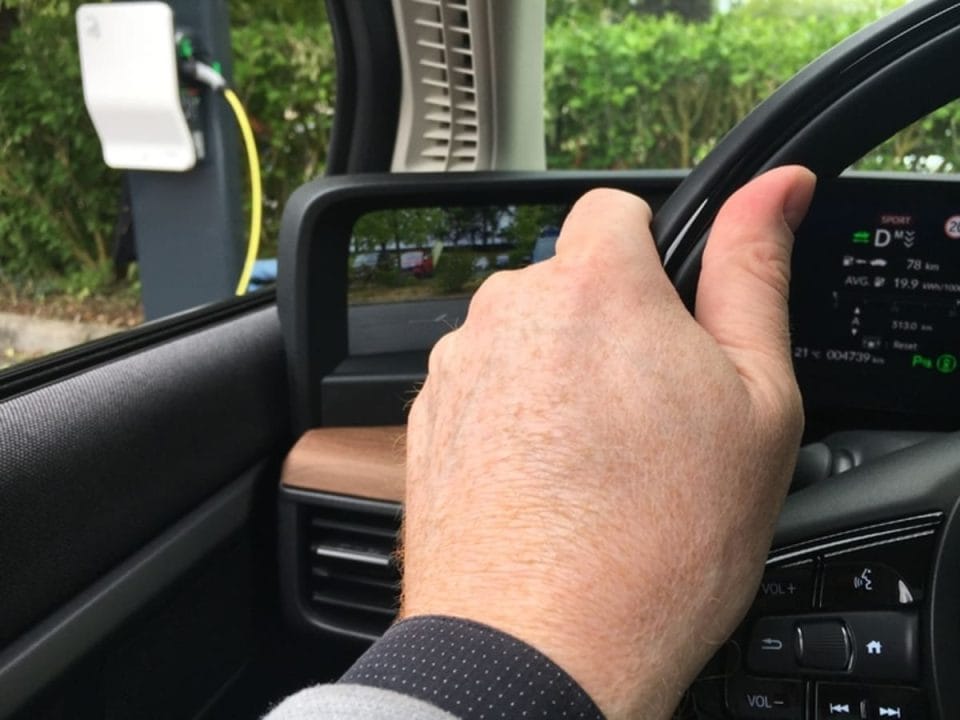 Caméra rétroviseur peu pratique