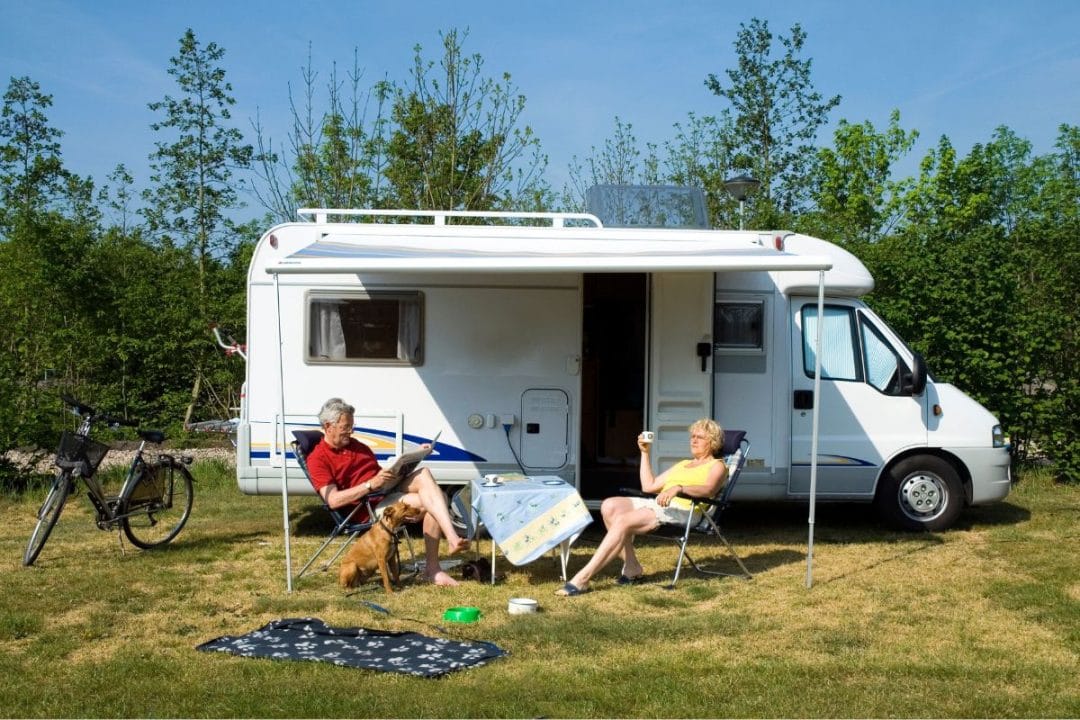À 66 et 67 ans, ils plaquent tout pour vivre une année en camping