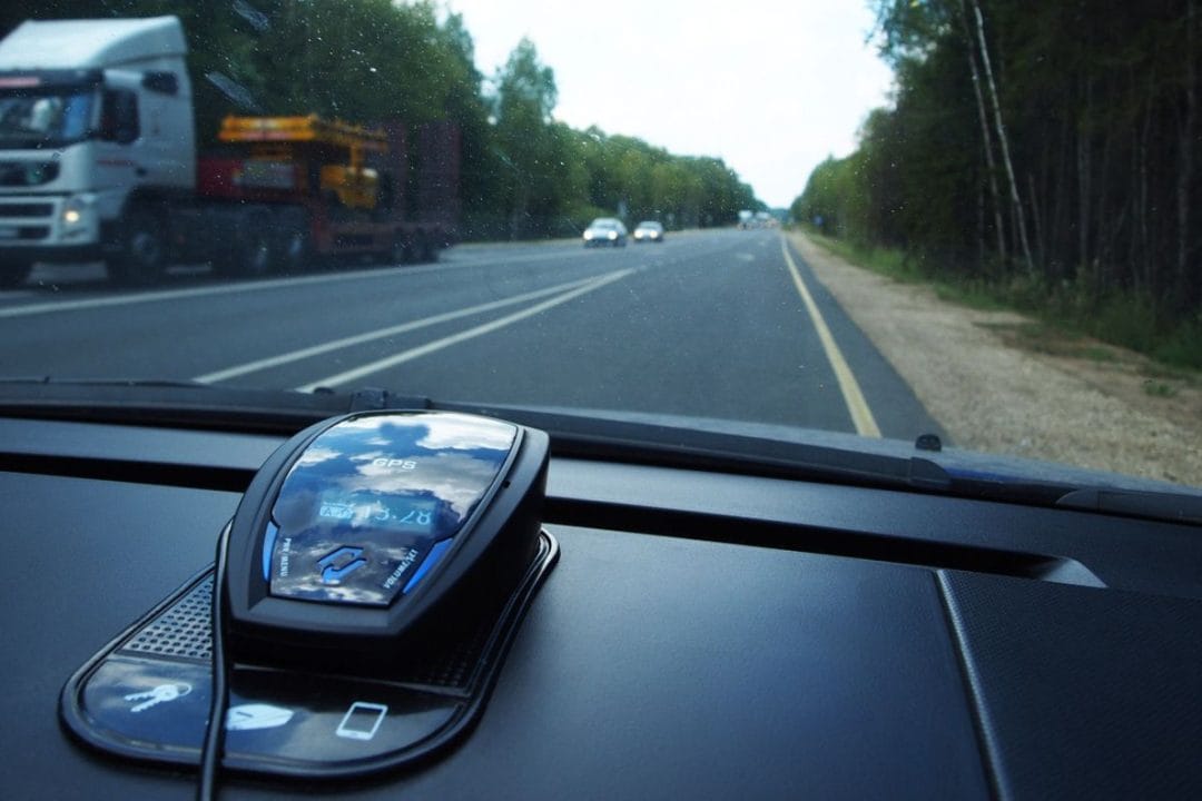 Comment identifier une voiture radar