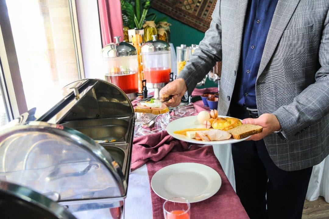 Petit-déjeuner buffet d’hôtel