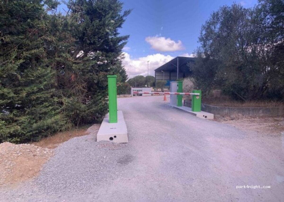 Une nouvelle aire de camping-car avec piscine inaugurée à Cazilhac