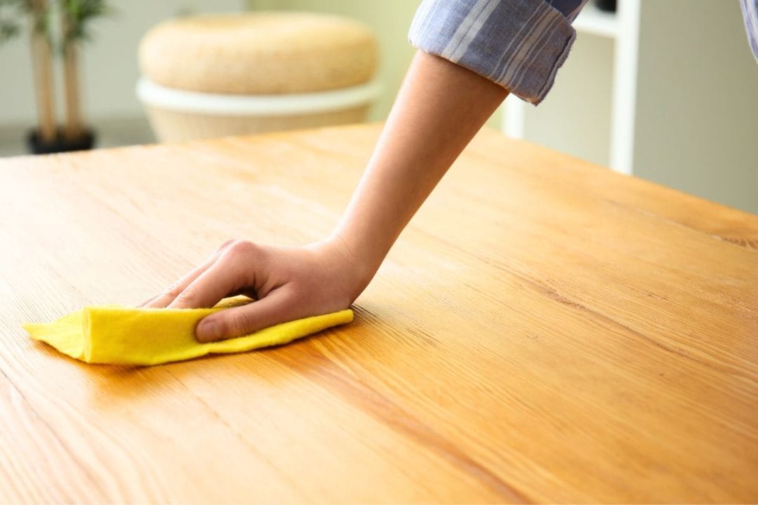 Astuces pour effacer efficacement les traces et les marques de chiffons