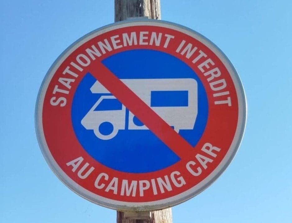 Panneau interdiction camping-car