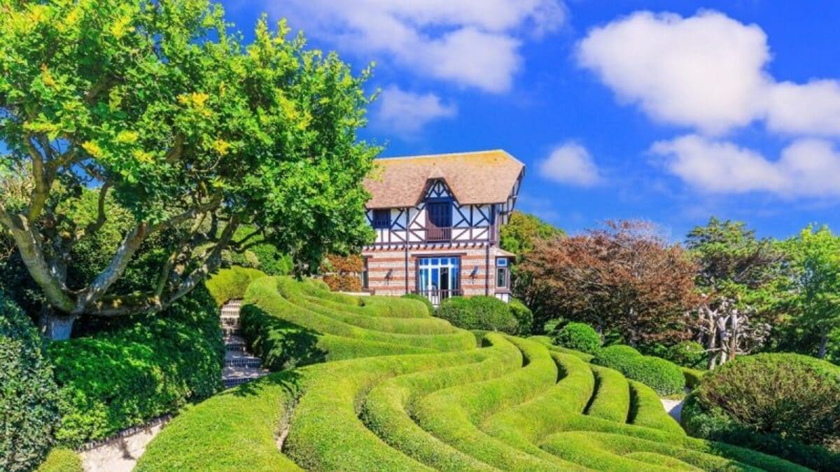 son manoir d’exception niché en Normandie